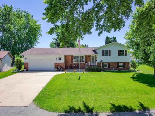 105 Rainbow Drive, Fairbank, IA, 50629 | Card Image