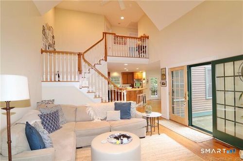 298 Erskine Rd, Stamford, CT, 06903-1029 | Card Image