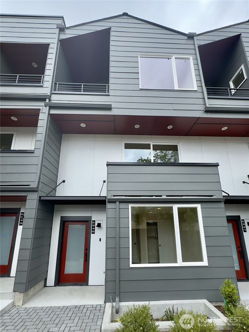 6945 42nd Ave S, Seattle, WA, 98118-3512 | Card Image