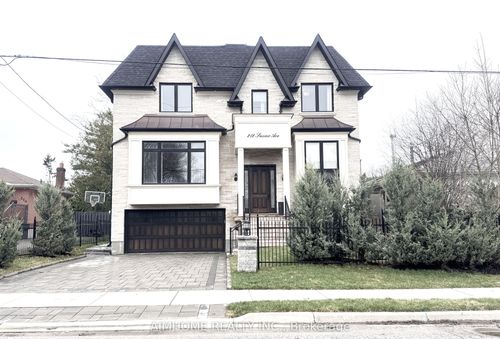 212 Sussex Avenue, Richmond Hill, ON, L4C2G2 | Card Image