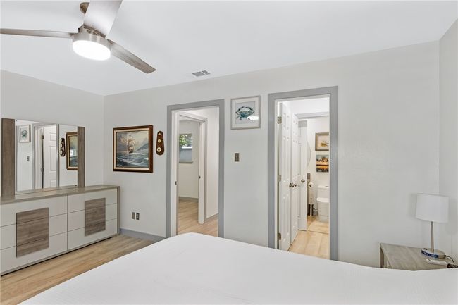 Upstairs Bedroom | Image 19
