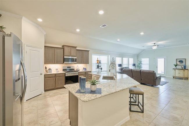18811 Palmetto Hills Dr, House other with 3 bedrooms, 2 bathrooms and 2 parking in New Caney TX | Image 10