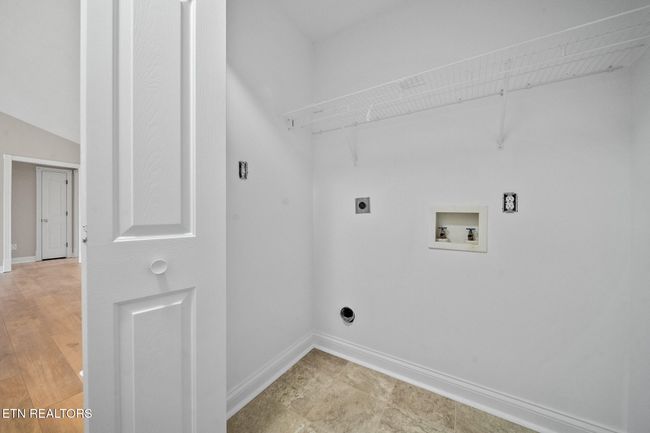 HALL W&D | Image 14