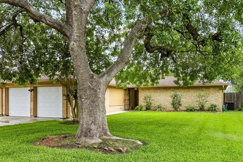 208 Driftwood St, League City, TX, 77573-3604 | Card Image