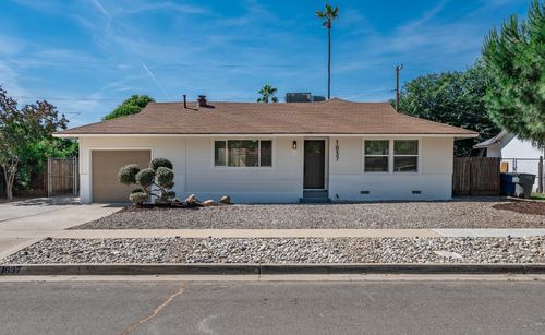 1837 W Bellaire Way, Fresno, CA, 93705-1834 | Card Image