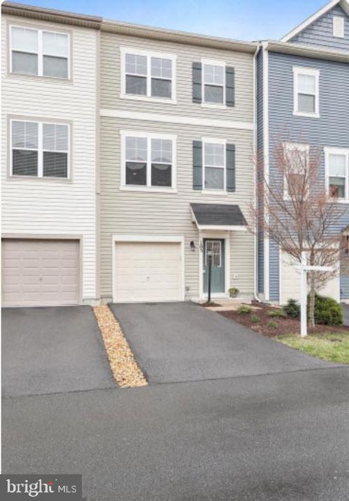 105 Pintangle Ct, STEPHENSON, VA, 22656-1896 | Card Image