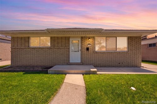 25060 Koontz Street, Roseville, MI, 48066 | Card Image