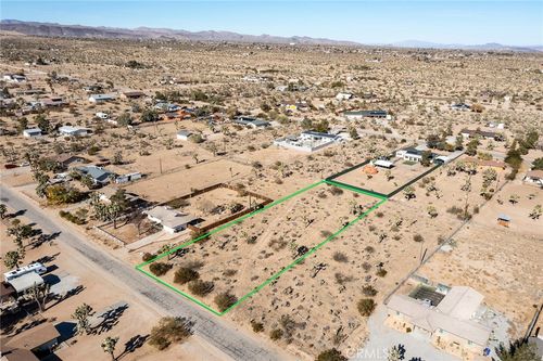 58700 Sun Via Dr, Yucca Valley, CA, 92284-1260 | Card Image