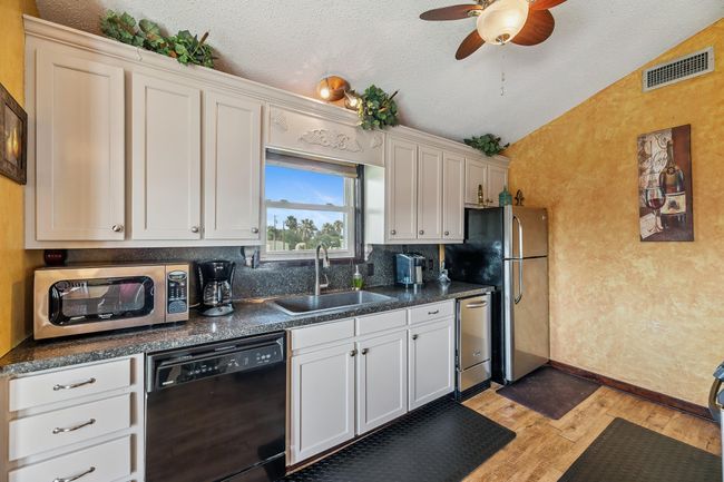 Kitchen | Image 23