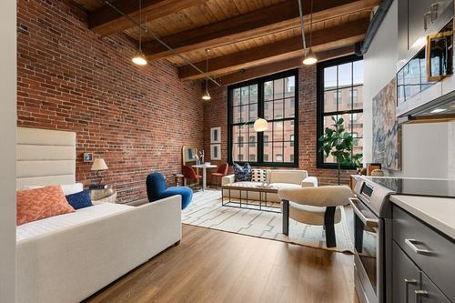301-63 Melcher St, Boston, MA, 02210-1527 | Card Image