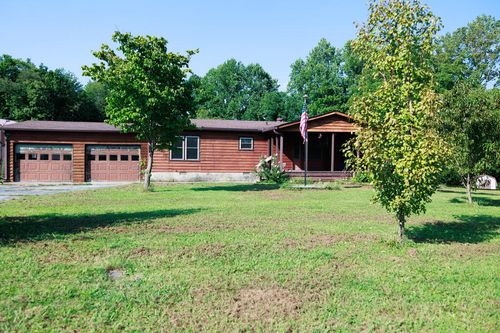 2290 Hilham Hwy, Livingston, TN, 38570-8825 | Card Image