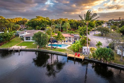 2757 Ne 14th Ave, Wilton Manors, FL, 33334-4305 | Card Image