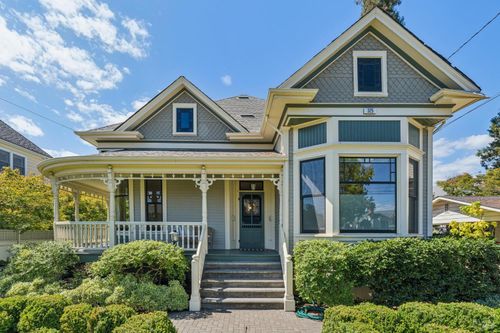 325 Fitch Street, Healdsburg, CA, 95448 | Card Image