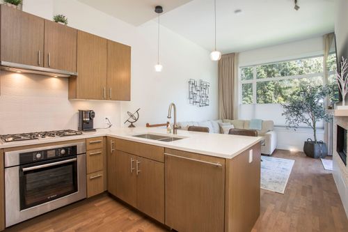 300-2432 Haywood Ave, West Vancouver, BC, V7V1Y1 | Card Image