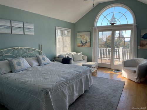 270 N Sea Dr, Southold, NY, 11971-3600 | Card Image