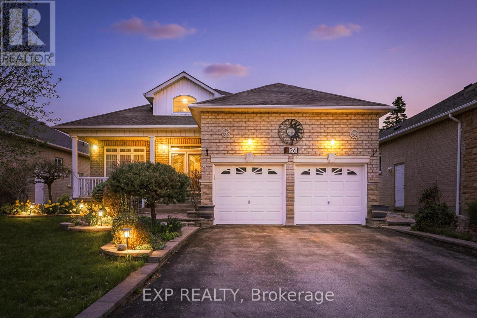 Residential in Richmond Hill (Oak Ridges) 3