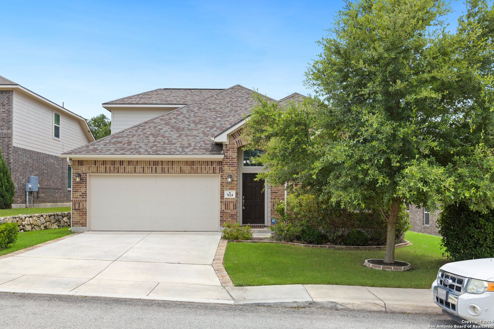 Mission Smt, Boerne, TX 78015