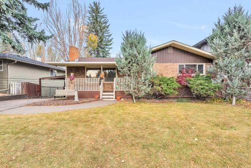 82 Rosery Dr Nw, Calgary, AB, T2K1L7 | Card Image