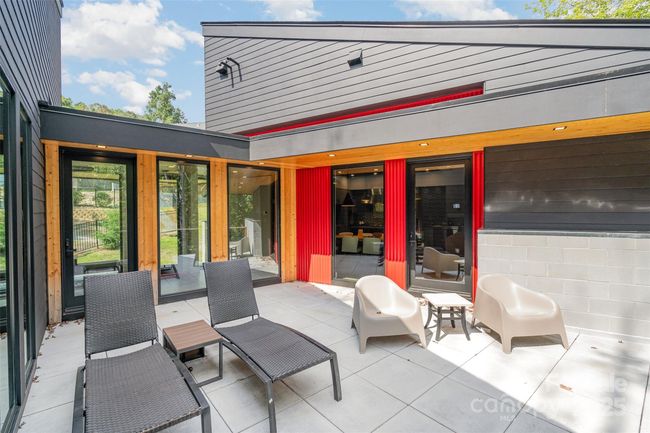 Very Private Patio | Image 4