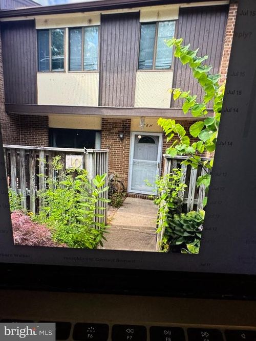 10 Pine Bark Ct, COCKEYSVILLE, MD, 21030-3204 | Card Image
