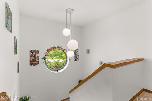 18191 Country Club Cir, Riverview, MI, 48193-8162 | Card Image