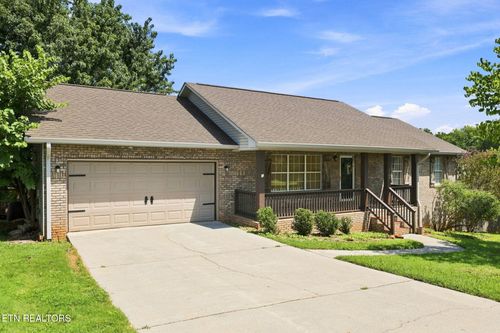 1109 Willow Creek Cir, Maryville, TN, 37804-3564 | Card Image