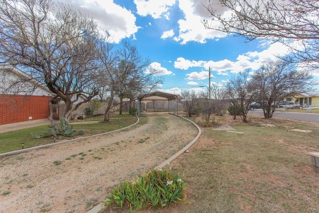 1 - 2607 Alamesa Dr, House other with 3 bedrooms, 2 bathrooms and 3 parking in Big Spring TX | Image 5