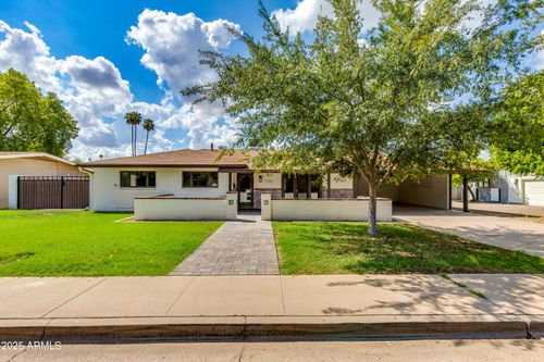 3309 E Montecito Ave, Phoenix, AZ, 85018-3916 | Card Image