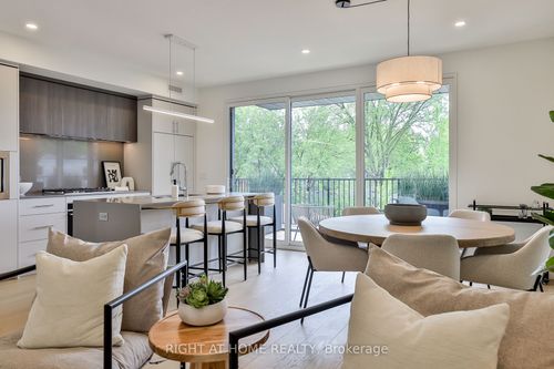 centre-2343 Gerrard St E, Toronto, ON, M4E2E6 | Card Image