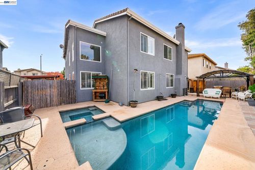1531 Riverview Ave, Tracy, CA, 95377-8286 | Card Image