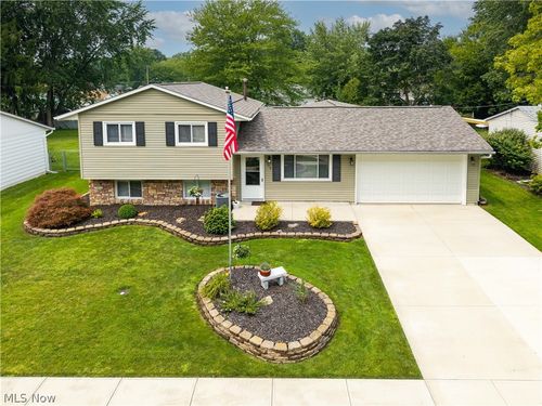 4700 Idleview Dr, Vermilion, OH, 44089-1622 | Card Image
