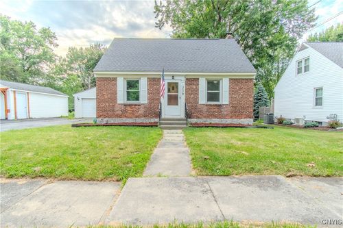 316 Iroquois Ave W, Watertown, NY, 13601-4524 | Card Image
