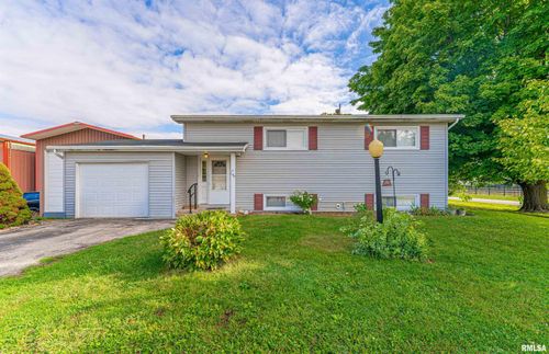 100 Nw Walnut St, Atlanta, IL, 61723-9052 | Card Image