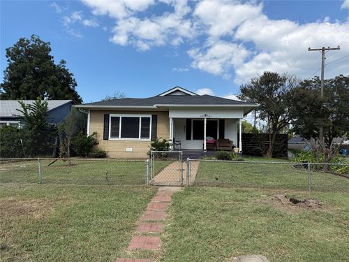 801 W Walker St, Denison, TX, 75020-2253 | Card Image
