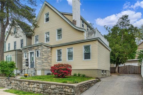 apt-1-520 River Ave, Pelham, NY, 10803-1149 | Card Image