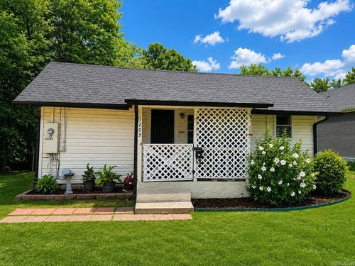 1205 Henry St, Benton, AR, 72015-5017 | Card Image