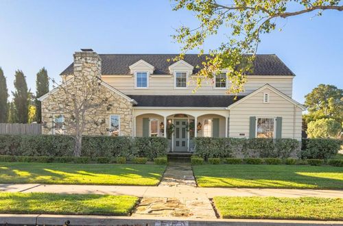 202 Pine St, Salinas, CA, 93901-3221 | Card Image