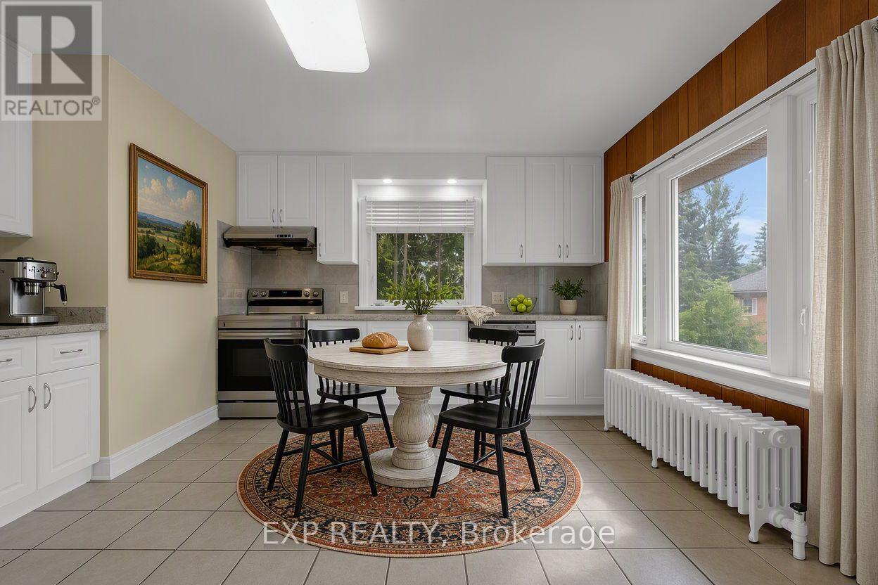 Residential in Whitchurch-Stouffville (Ballantrae) 2