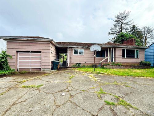 2827 Ocean Beach Hwy, LONGVIEW, WA, 98632-3511 | Card Image
