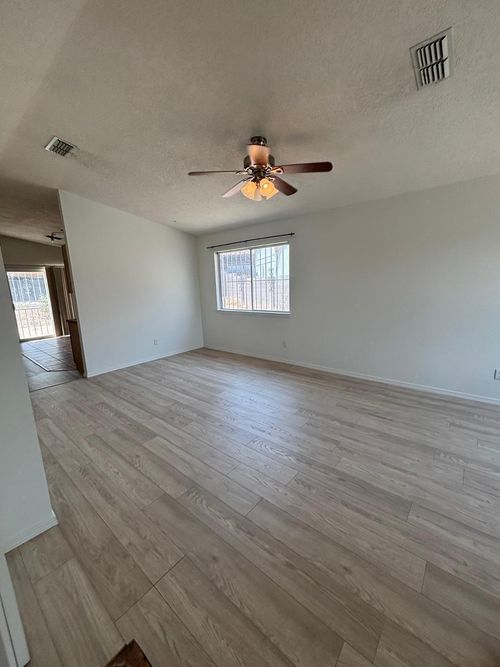 7822 Desert Springs Ct Sw, Albuquerque, NM, 87121-8396 | Card Image