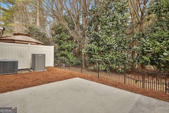 1568 Lenox Overlook Rd Ne, Townhouse with 3 bedrooms, 3 bathrooms and null parking in Brookhaven GA | Image 33