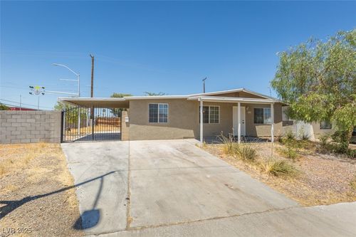 6348 Bristol Way, Las Vegas, NV, 89107-3428 | Card Image