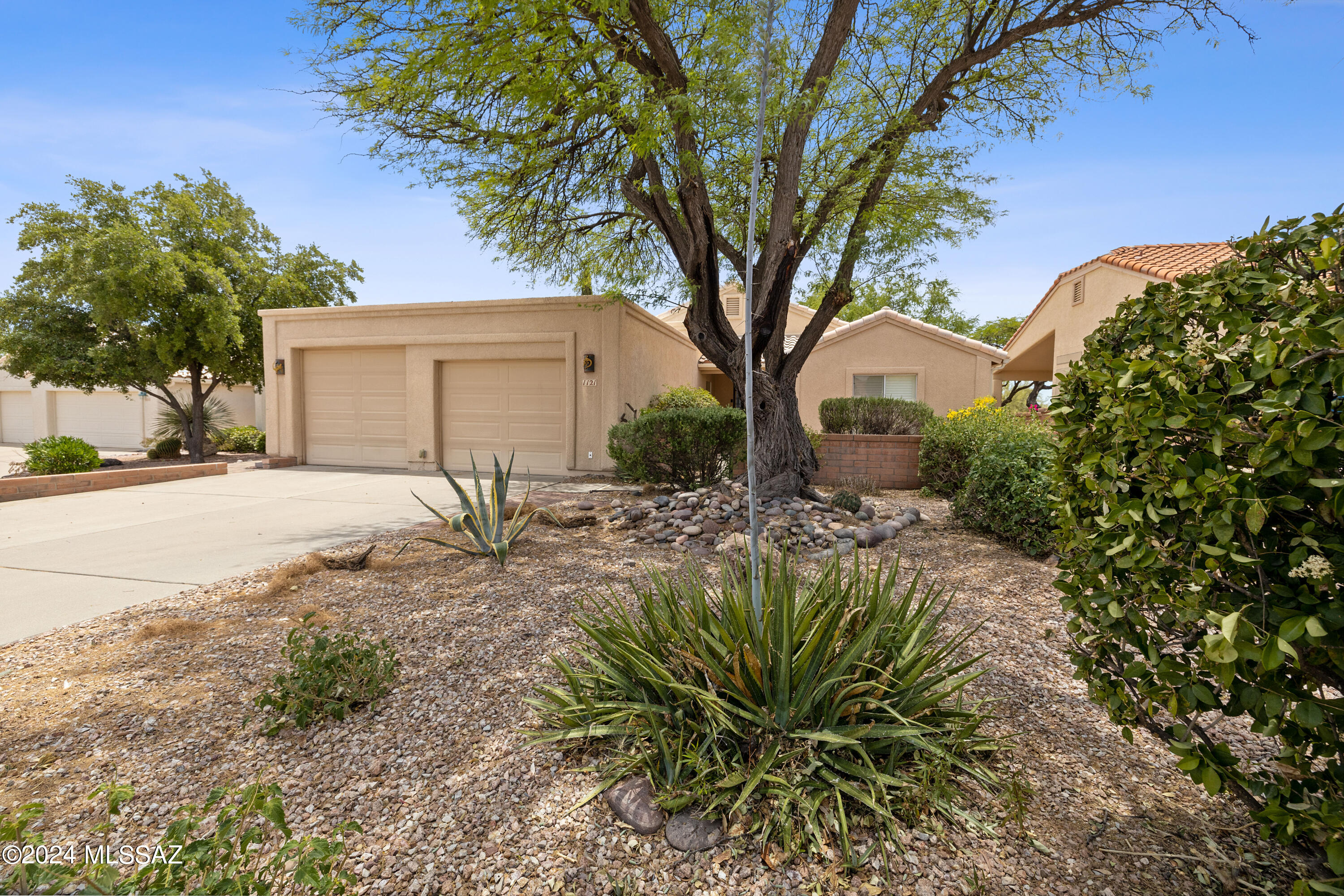 Placita Alvina , Green Valley, AZ 85614 #1
