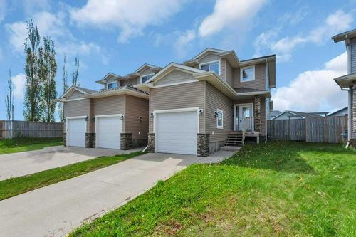 7 Ross Close, Sylvan Lake, AB, T4S0K4 | Card Image