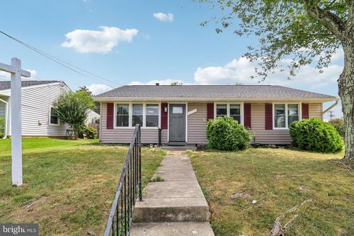 7100 Southlawn Dr, OXON HILL, MD, 20745-2165 | Card Image