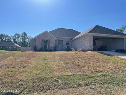 104 Madisonville Dr, Canton, MS, 39046-1108 | Card Image