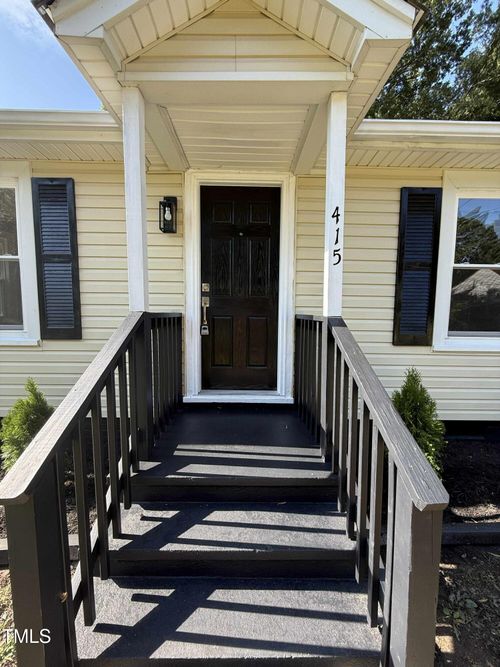415 Green St, Burlington, NC, 27217-2405 | Card Image