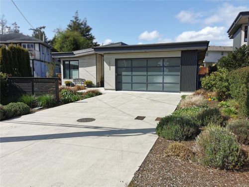 10382 Allbay Rd, Sidney, BC, V8L2N9 | Card Image