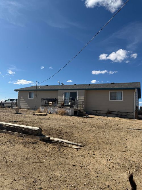 28 Monkey Rd, Glenrock, WY, 82637-9662 | Card Image