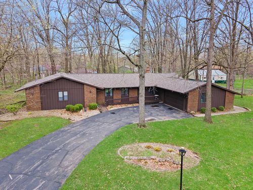106 Gregory Ln, Lexington, IL, 61753-1619 | Card Image
